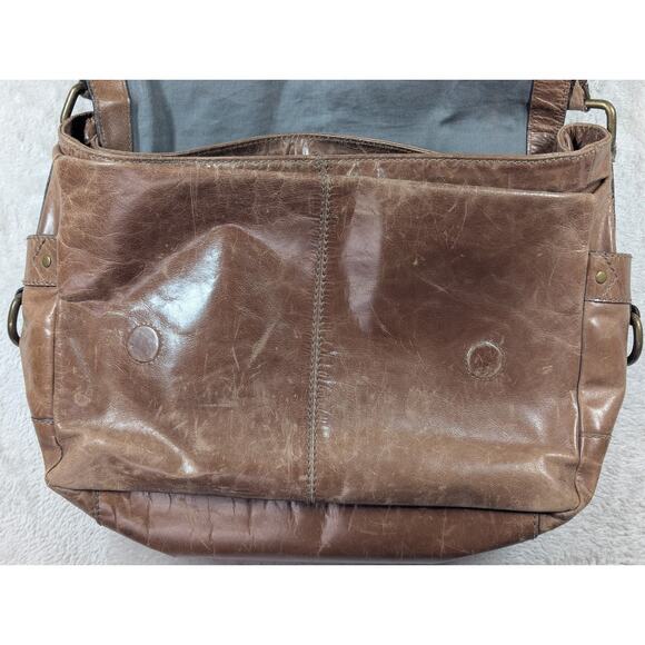 Vintage Fossil Brown Leather Messenger Crossbody Computer Laptop Bag Magnets - Picture 3 of 14